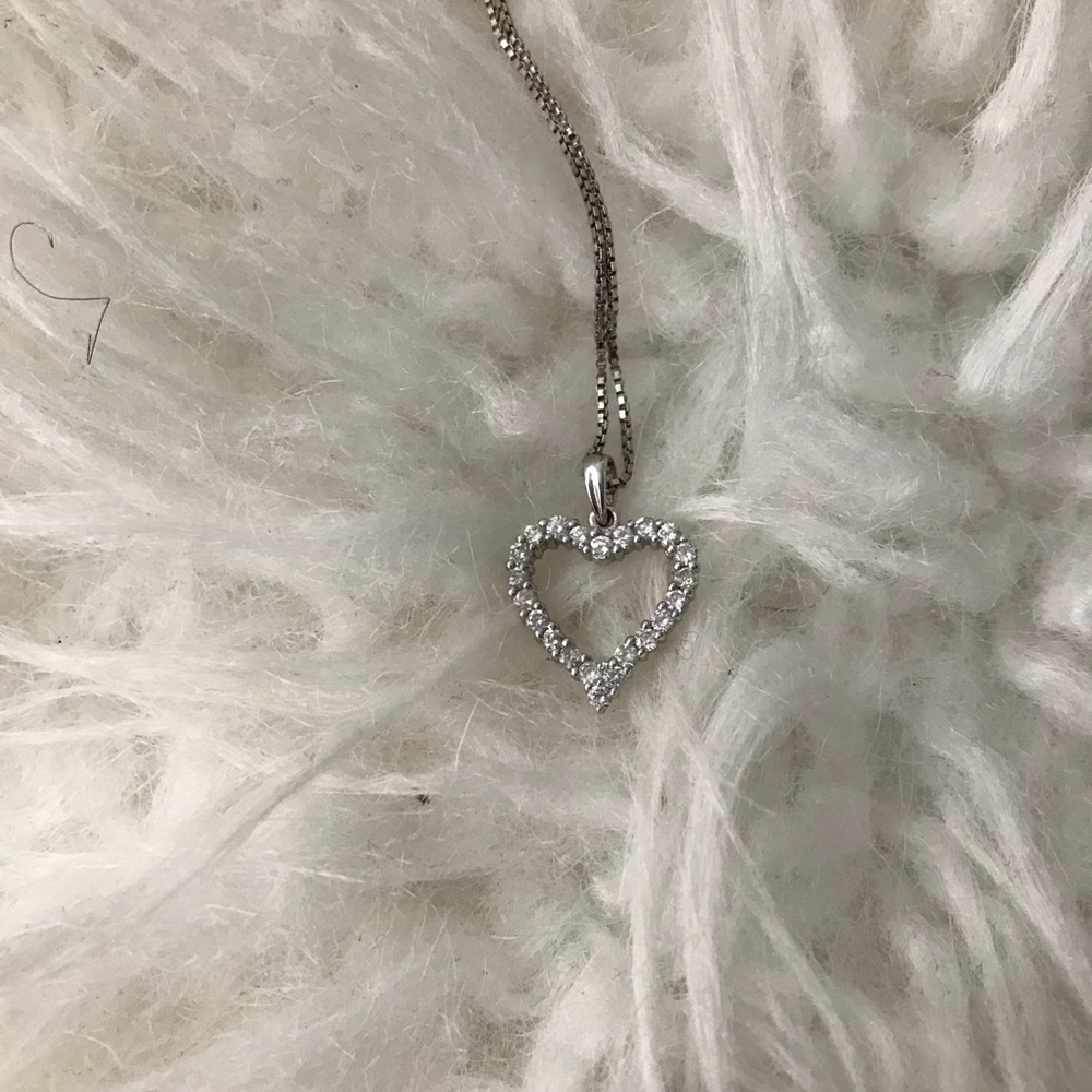 Diamond Pave Heart Necklace 14 kt